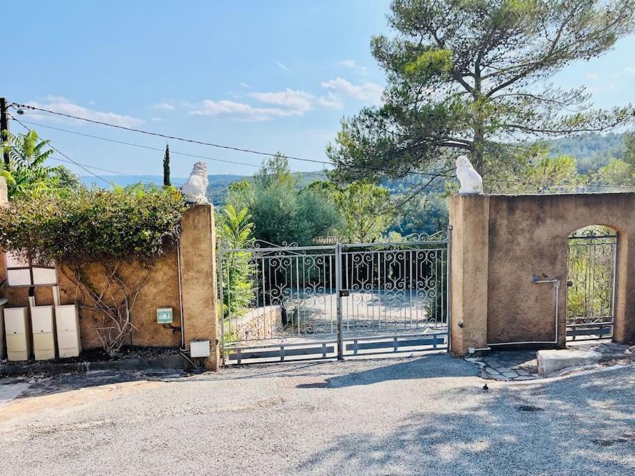 Studio Dans Residence Taradeau Экстерьер фото